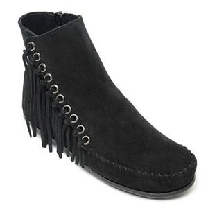 Minnetonka willow suede fringe bootie